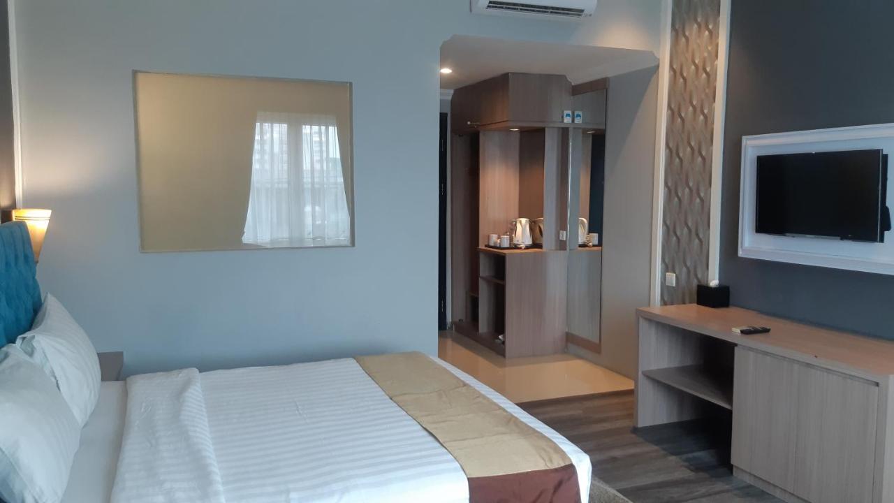 Luminor Hotel Palembang By Wh Free Massage 10 Minutes エクステリア 写真
